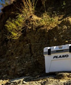 Plano Frost™ 32 Coolers 8 Plano Frost™ 32 Coolers