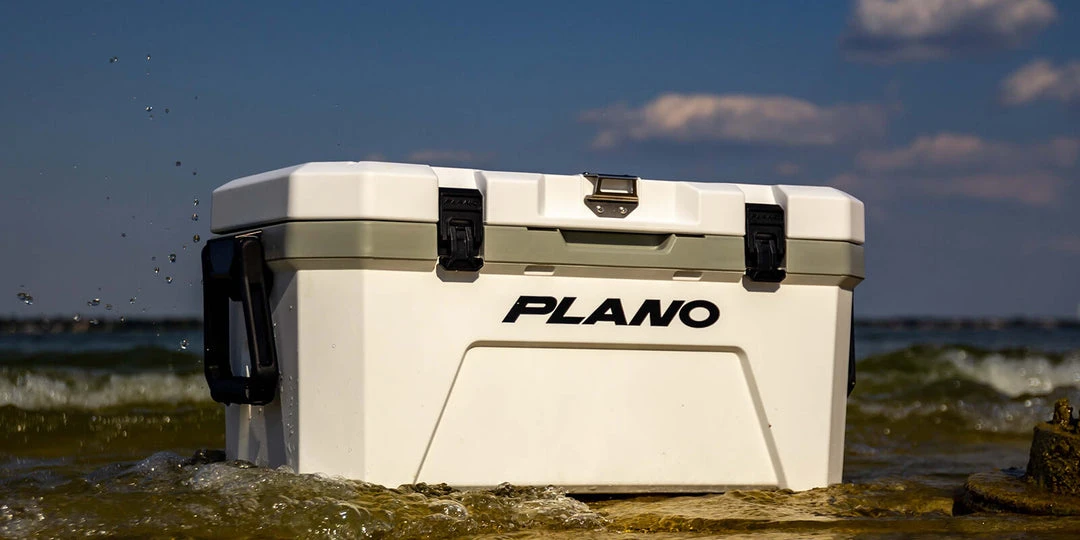 Plano Frost™ 32 Coolers Plano Frost™ 32 Coolers